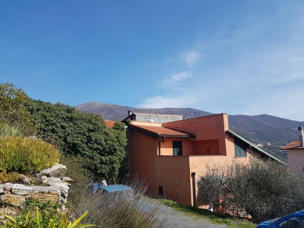 Piccolo Rifugio Nel Verde Chiusavecchia Dış mekan fotoğraf